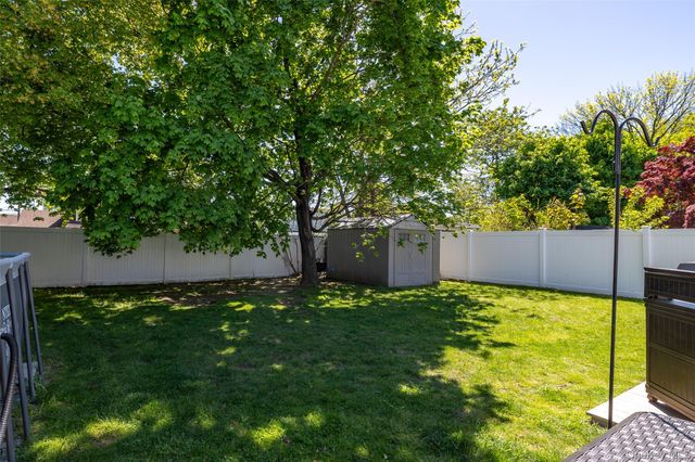 31 Jean Drive, North Babylon, NY 11703