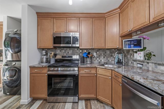 31 Jean Drive, North Babylon, NY 11703