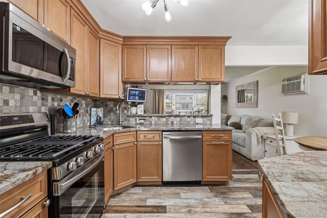 31 Jean Drive, North Babylon, NY 11703