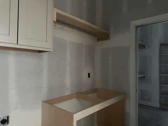 4454 N Sunny Ct, Wichita, KS 67205