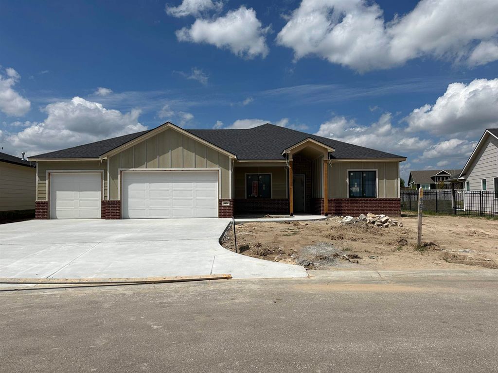 4454 N Sunny Ct, Wichita, KS 67205