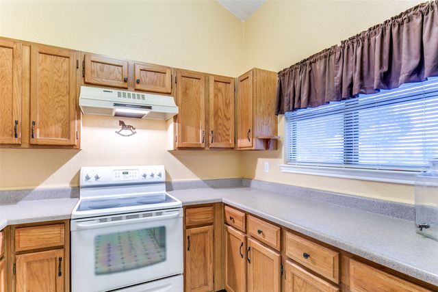 818 Blessing Creek Drive, Euless, TX 76039