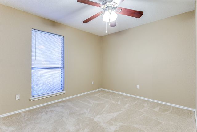 818 Blessing Creek Drive, Euless, TX 76039