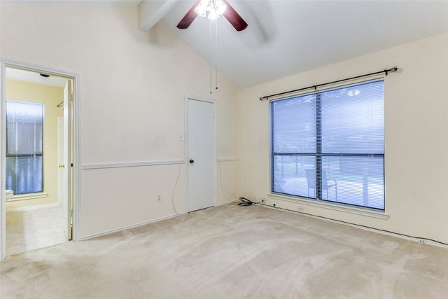 818 Blessing Creek Drive, Euless, TX 76039