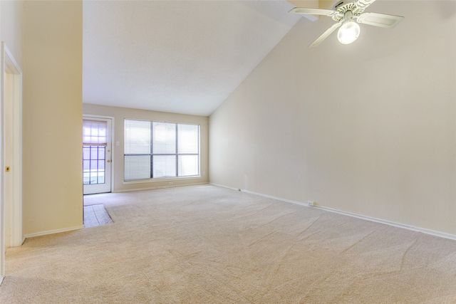818 Blessing Creek Drive, Euless, TX 76039
