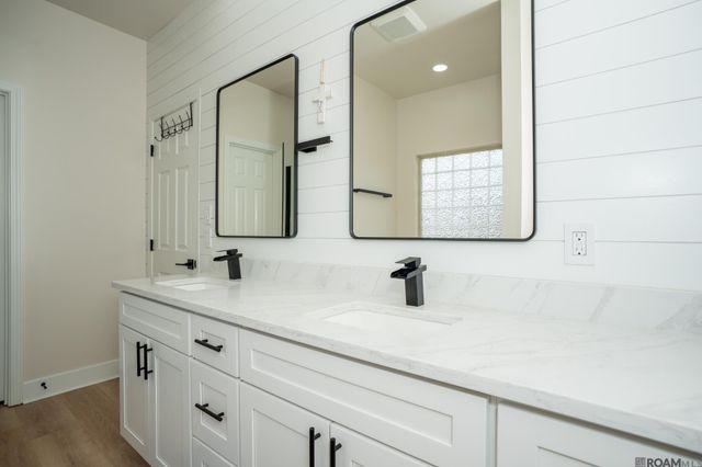 39477 Old Cornerstone Ct, Prairieville, LA 70769