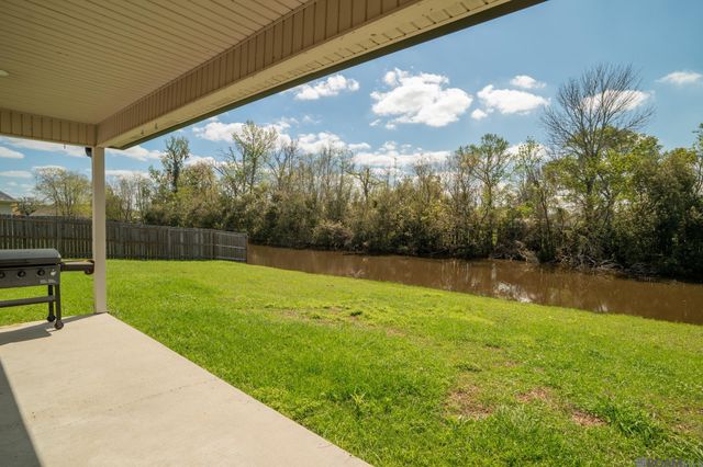 39477 Old Cornerstone Ct, Prairieville, LA 70769