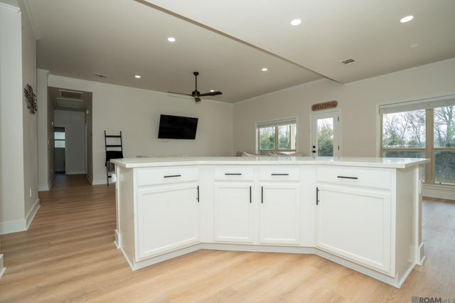 39477 Old Cornerstone Ct, Prairieville, LA 70769