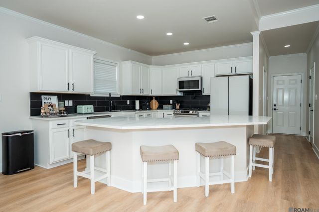 39477 Old Cornerstone Ct, Prairieville, LA 70769