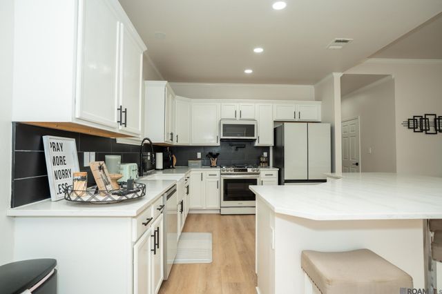 39477 Old Cornerstone Ct, Prairieville, LA 70769