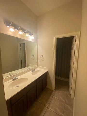 2633 Deer Hollow Drive, Little Elm, TX 75068