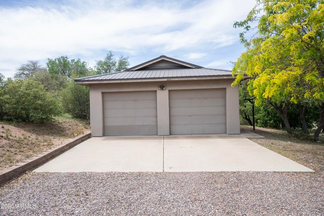 770 S Grisby Road, Skull Valley, AZ 86338