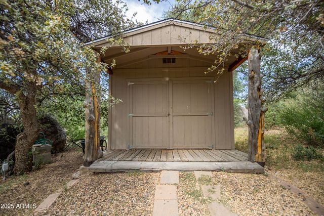 770 S Grisby Road, Skull Valley, AZ 86338