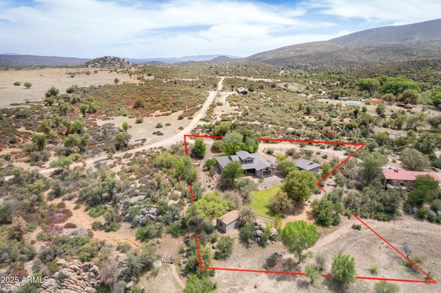 770 S Grisby Road, Skull Valley, AZ 86338