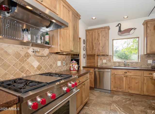 770 S Grisby Road, Skull Valley, AZ 86338