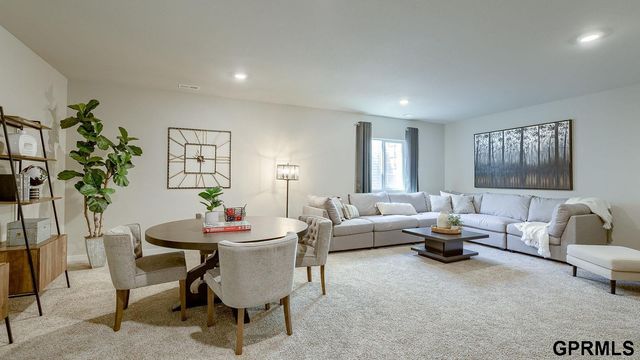 12412 S 205th Avenue, Gretna, NE 68028