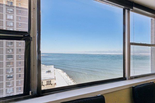 6301 N Sheridan Road 14M, Chicago, IL 60660