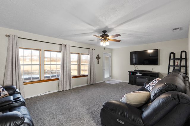 305 Cheyenne Drive, Runaway Bay, TX 76426