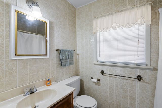 305 Cheyenne Drive, Runaway Bay, TX 76426