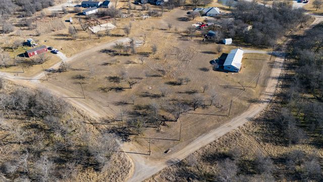 305 Cheyenne Drive, Runaway Bay, TX 76426