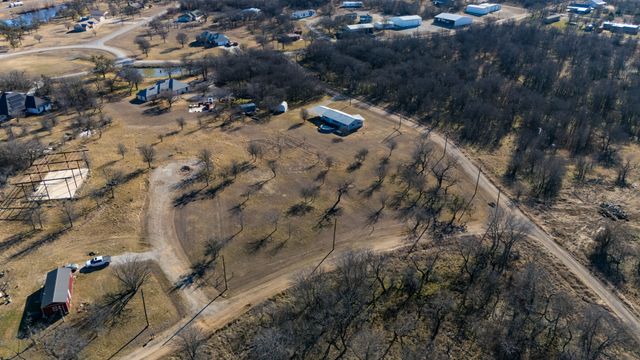 305 Cheyenne Drive, Runaway Bay, TX 76426