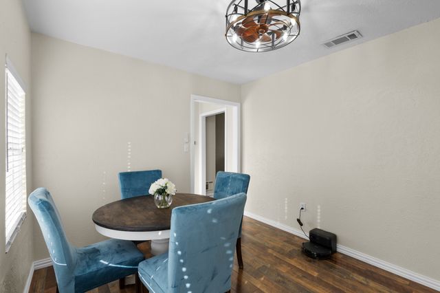 305 Cheyenne Drive, Runaway Bay, TX 76426