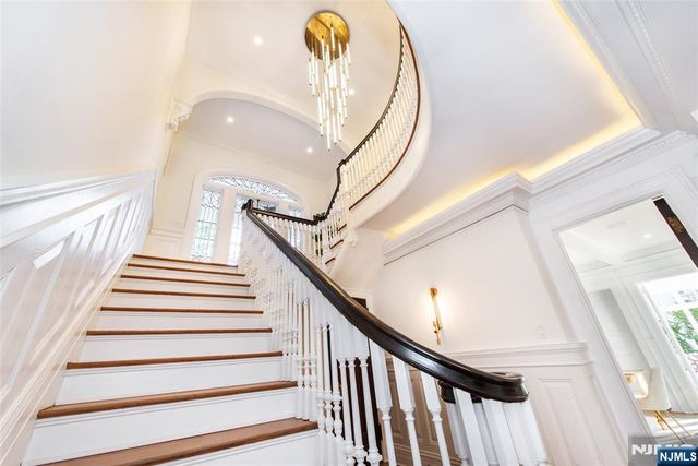 143 S Mountain Avenue, Montclair, NJ 07042