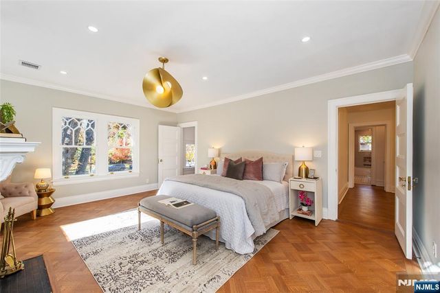 143 S Mountain Avenue, Montclair, NJ 07042