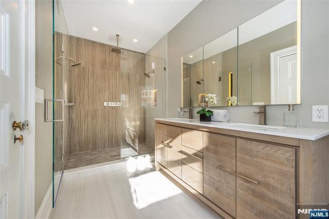 143 S Mountain Avenue, Montclair, NJ 07042