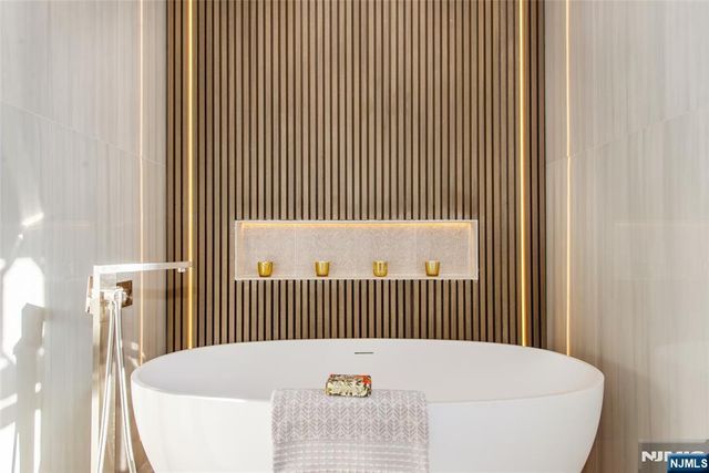 143 S Mountain Avenue, Montclair, NJ 07042