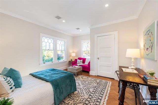 143 S Mountain Avenue, Montclair, NJ 07042