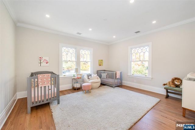 143 S Mountain Avenue, Montclair, NJ 07042