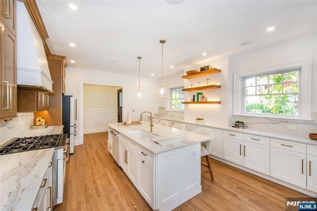 143 S Mountain Avenue, Montclair, NJ 07042