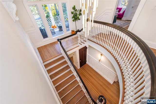 143 S Mountain Avenue, Montclair, NJ 07042