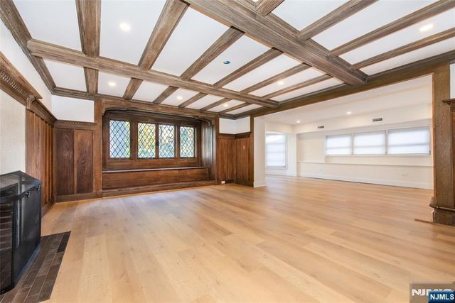 143 S Mountain Avenue, Montclair, NJ 07042