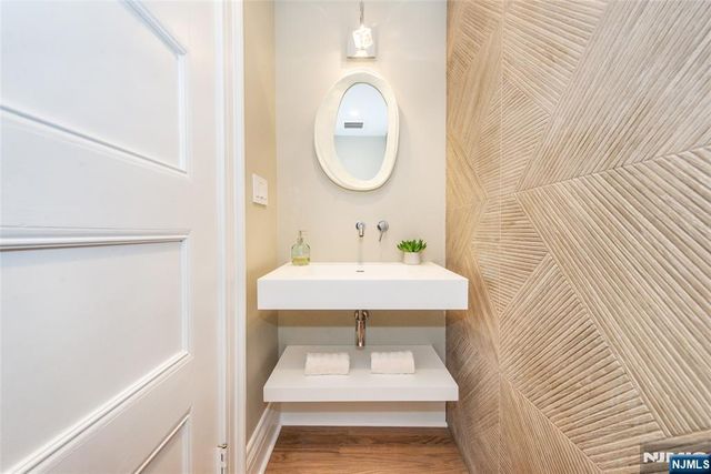 143 S Mountain Avenue, Montclair, NJ 07042