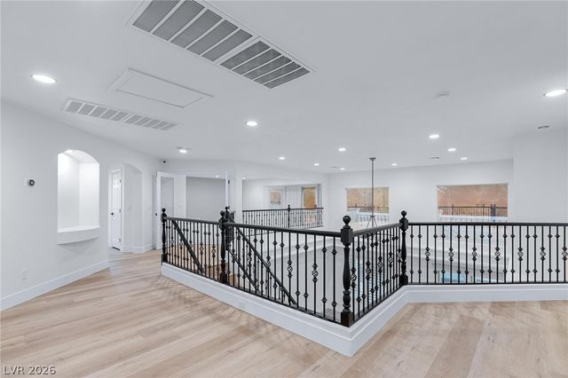4065 Abernethy Forest Place, Las Vegas, NV 89141