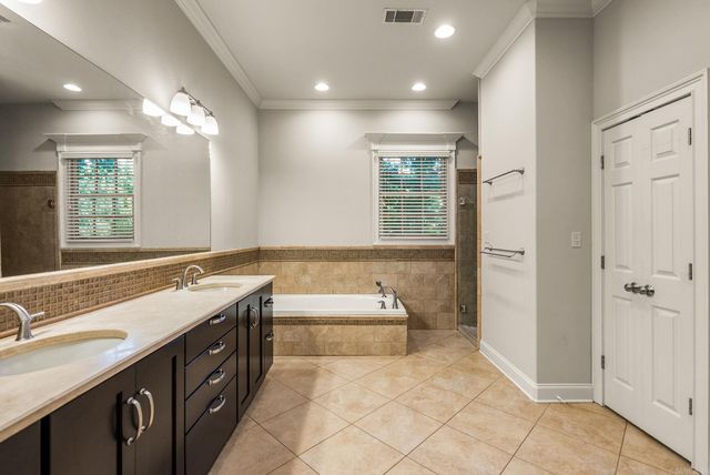8 Bugle Court, Little Rock, AR 72227