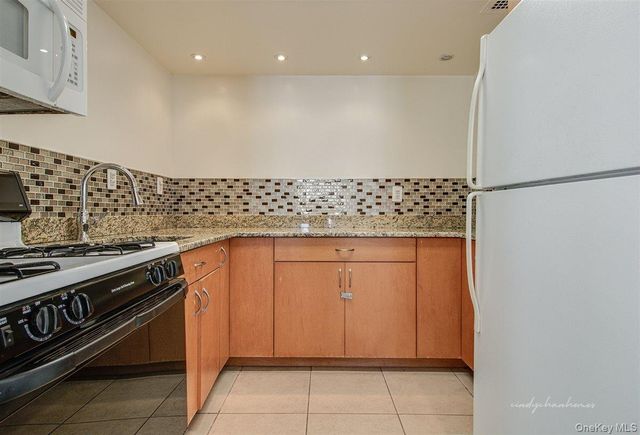 110-11 Queens Boulevard 6M, Forest Hills, NY 11375