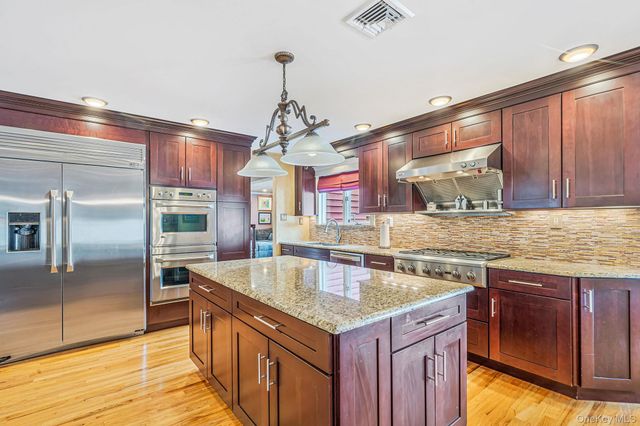16 Bragg Drive, Lake Grove, NY 11755