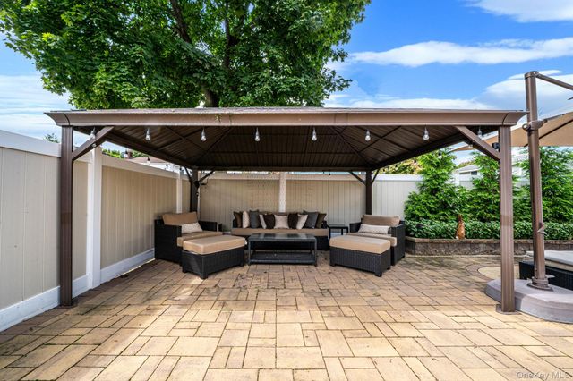 16 Bragg Drive, Lake Grove, NY 11755