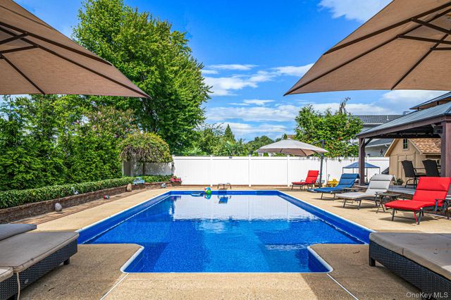 16 Bragg Drive, Lake Grove, NY 11755