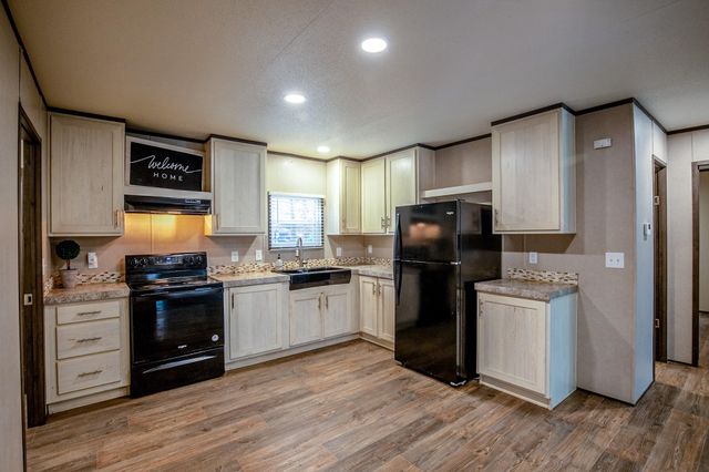 271 St Thomas Drive, Point Blank, TX 77364