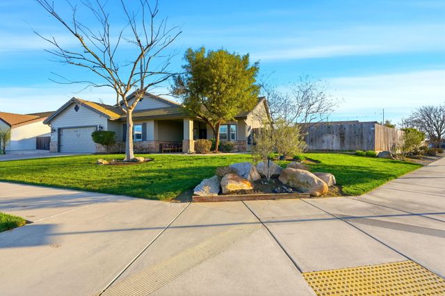 1483 Atlantic Avenue, Lemoore, CA 93245