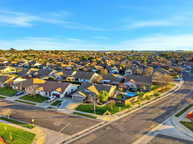 1483 Atlantic Avenue, Lemoore, CA 93245