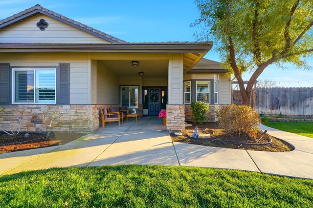 1483 Atlantic Avenue, Lemoore, CA 93245