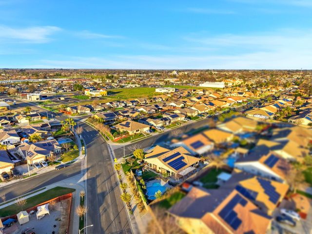 1483 Atlantic Avenue, Lemoore, CA 93245