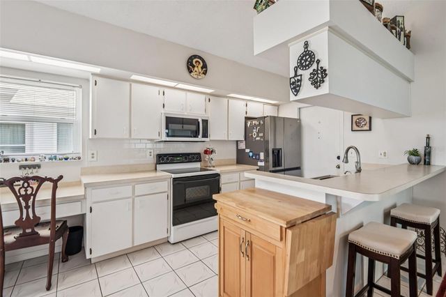 214 LINGER LANE, Sun City Center, FL 33573