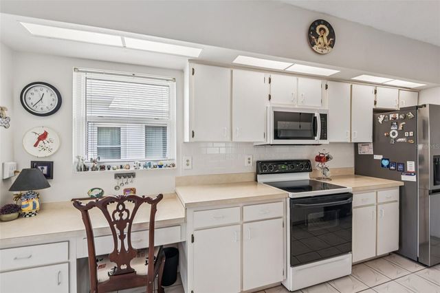 214 LINGER LANE, Sun City Center, FL 33573