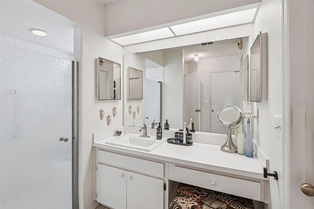 214 LINGER LANE, Sun City Center, FL 33573